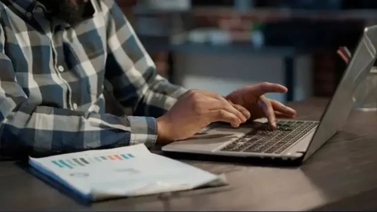 Strategies for Effective Remote IT Support in a Hybrid Work Environment